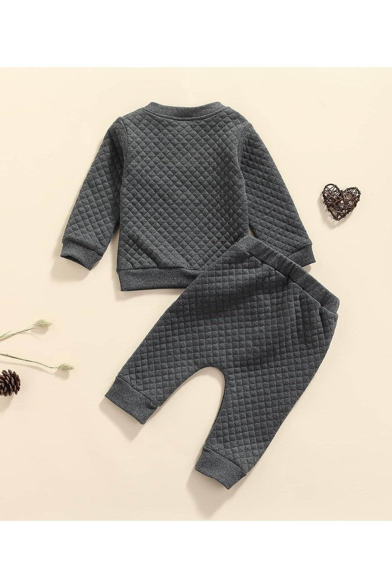 Newborn Baby Boy & Girl Clothes – Diamond Lattice Long Sleeve Pullover & Pant Set (2-Piece Winter Outfit) - Giggles And Grab