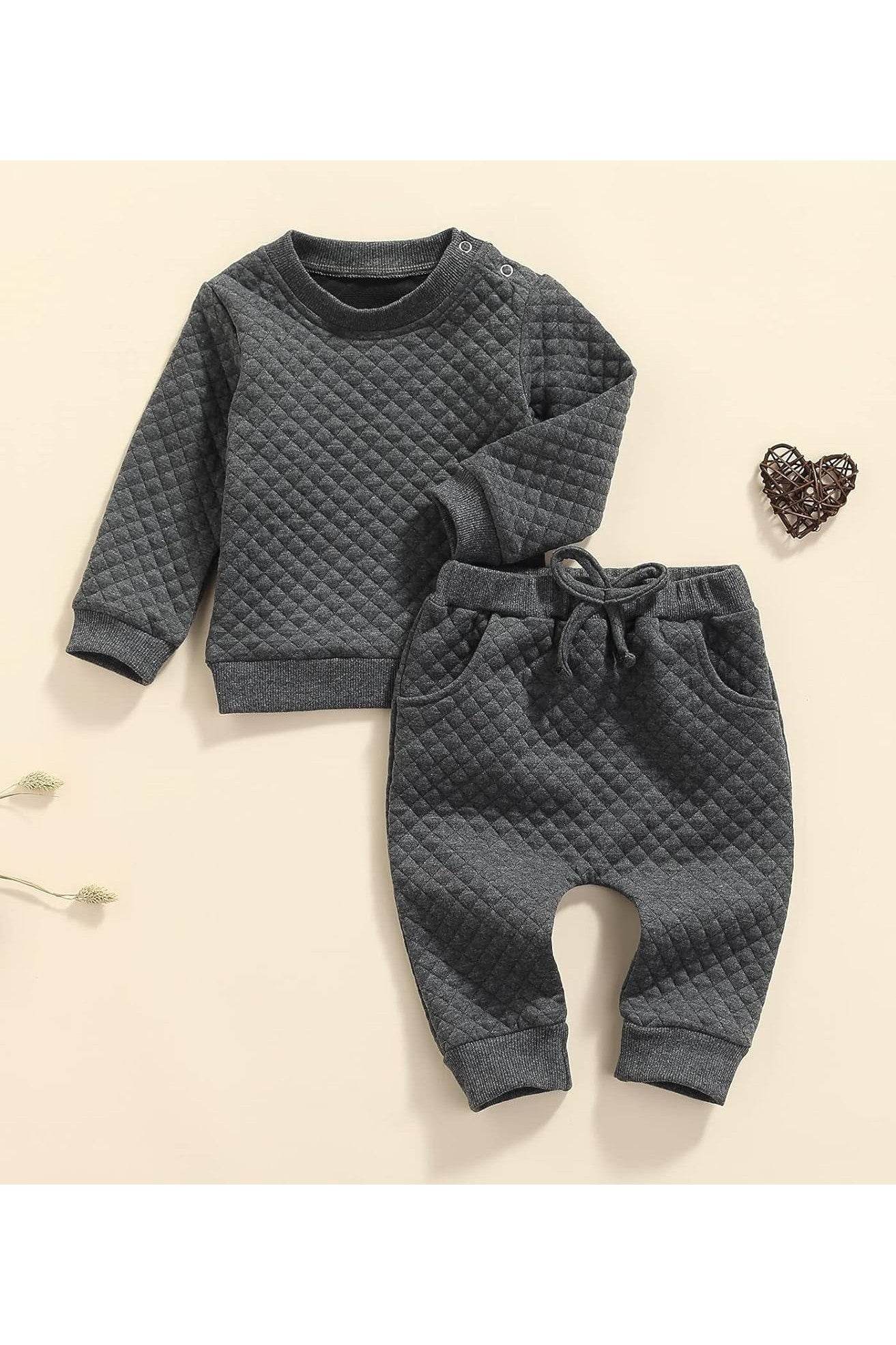 Newborn Baby Boy & Girl Clothes – Diamond Lattice Long Sleeve Pullover & Pant Set (2-Piece Winter Outfit) - Giggles And Grab